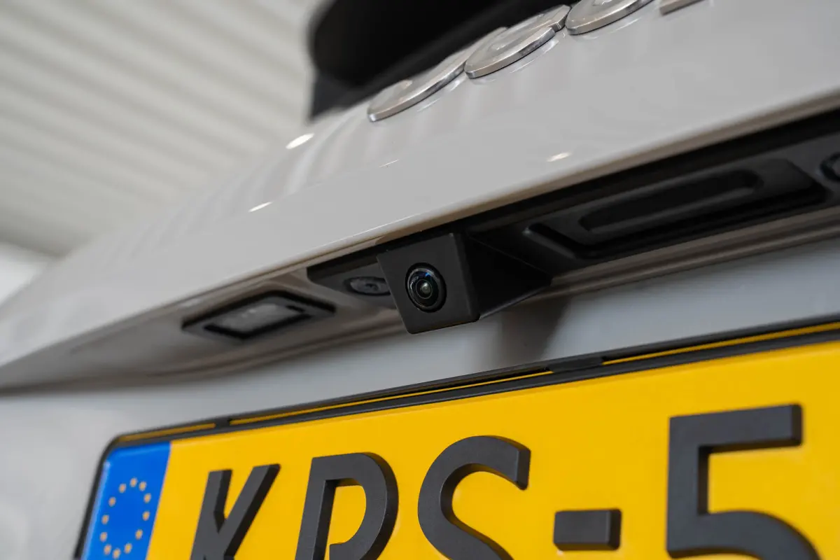 Summit 54 kWh | SOH 97% | Camera | Apple Carplay & Android Auto | Climate Controle | Keyless | Parkeersensoren |