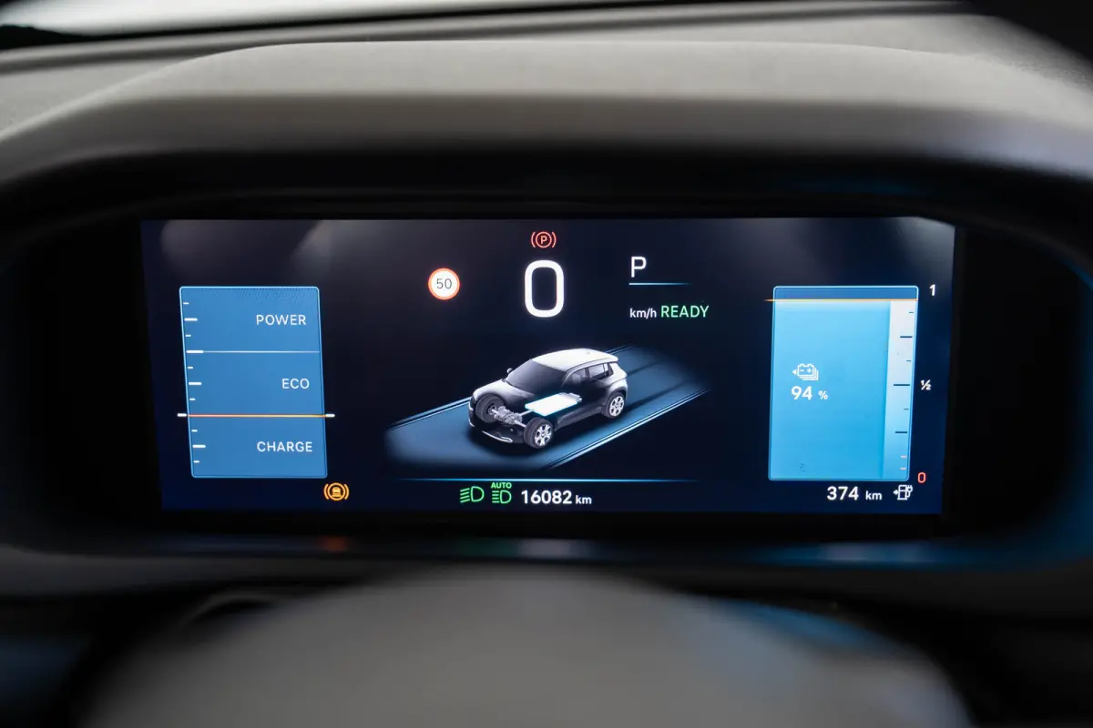 Summit 54 kWh | SOH 97% | Camera | Apple Carplay & Android Auto | Climate Controle | Keyless | Parkeersensoren |