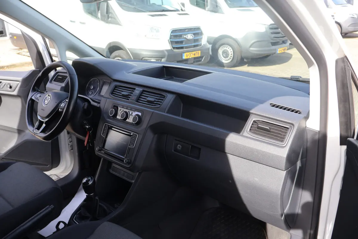 2.0 TDI 102pk L1 H1 Airco Navigatie Trekhaak