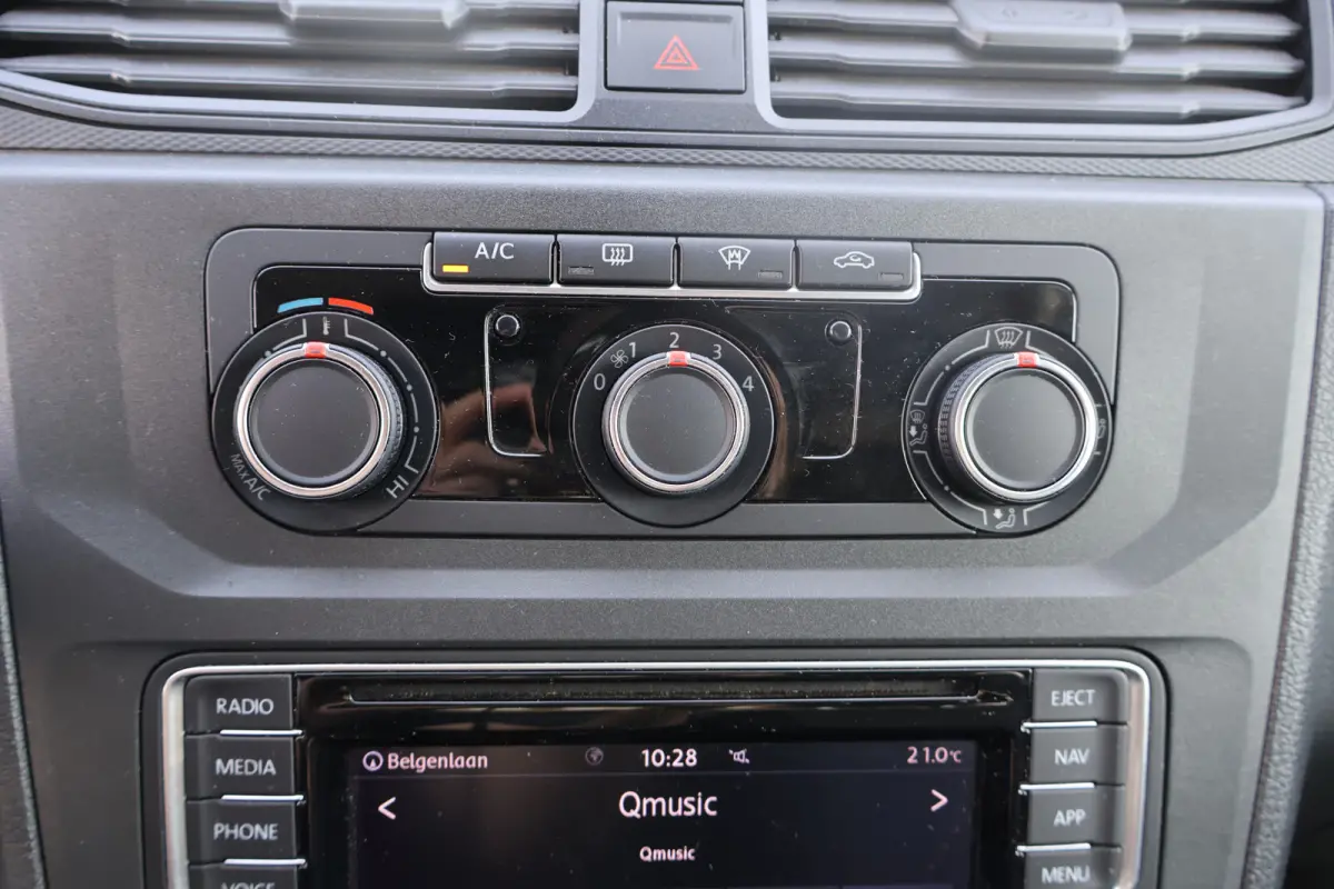 2.0 TDI 102pk L1 H1 Airco Navigatie Trekhaak