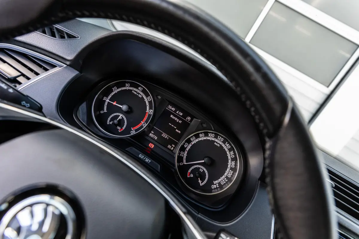 1.0 TSI 95pk Ambition | Sensoren achter | App Connect | Cruise Control | Airco