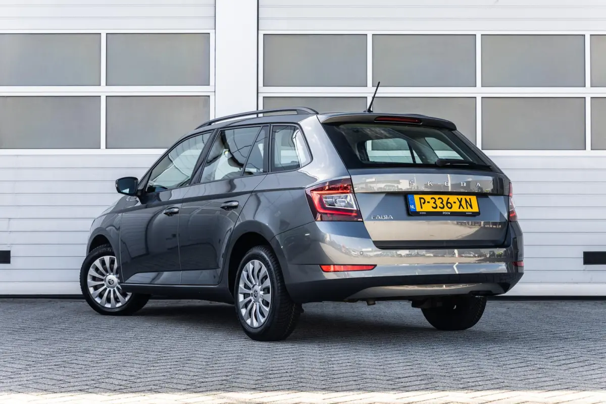 1.0 TSI 95pk Ambition | Sensoren achter | App Connect | Cruise Control | Airco