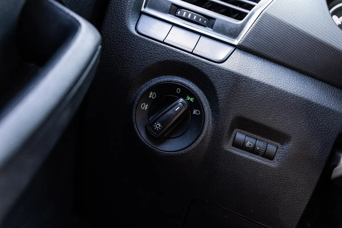 1.0 TSI 95pk Ambition | Sensoren achter | App Connect | Cruise Control | Airco