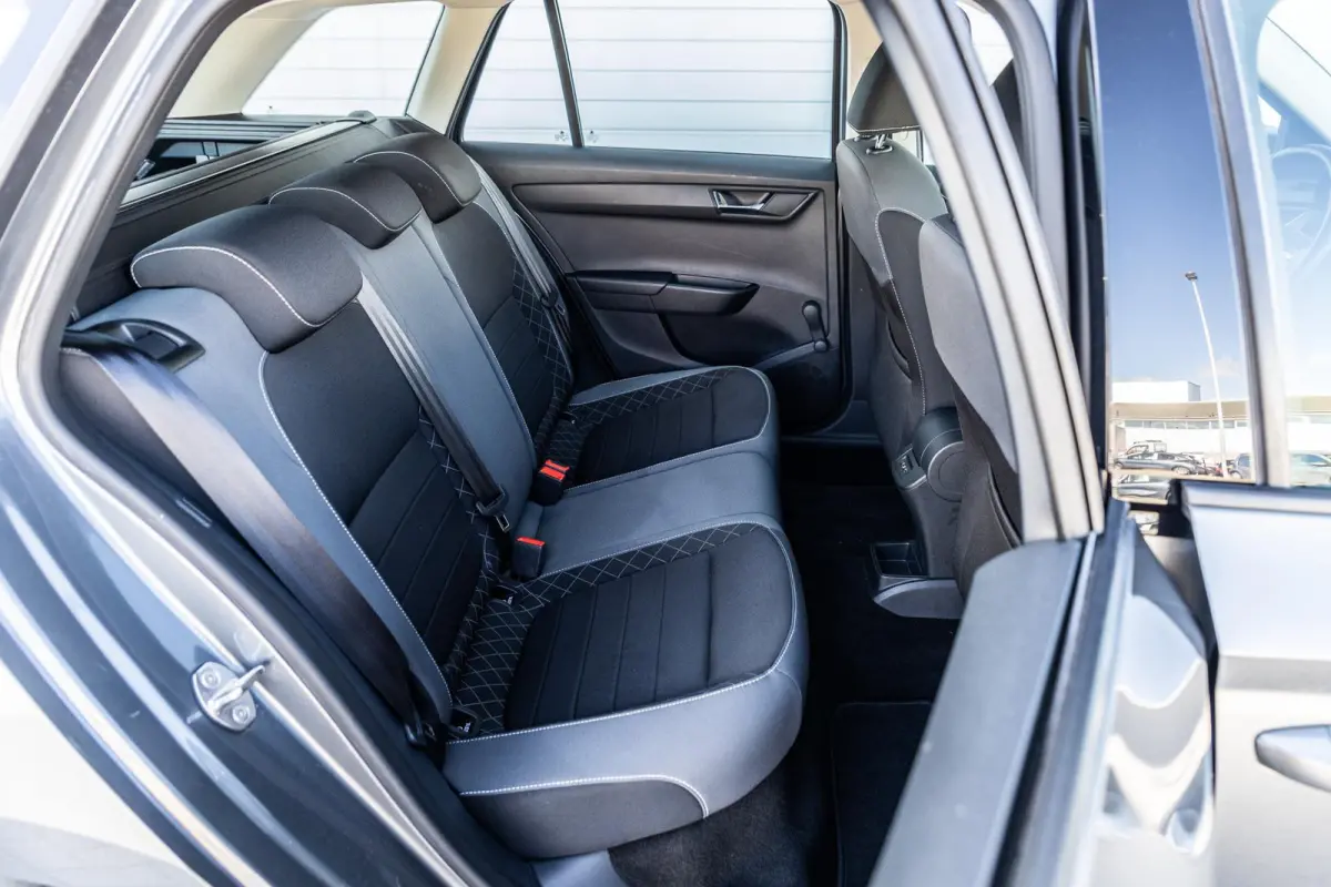 1.0 TSI 95pk Ambition | Sensoren achter | App Connect | Cruise Control | Airco