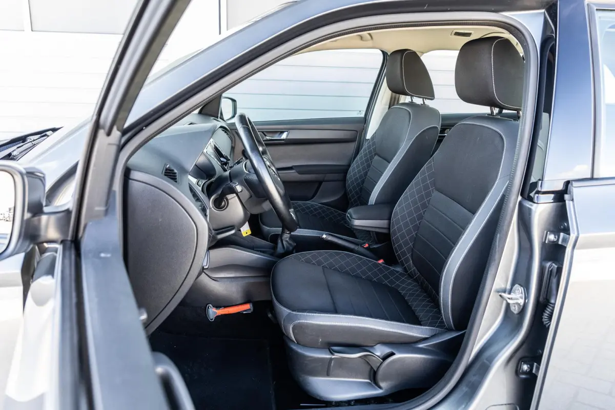 1.0 TSI 95pk Ambition | Sensoren achter | App Connect | Cruise Control | Airco