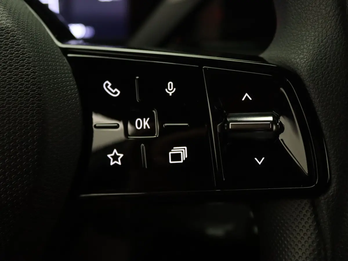 ENGAGE - Launch Edition 40 kWh Apple Carplay/Android Auto | Climate