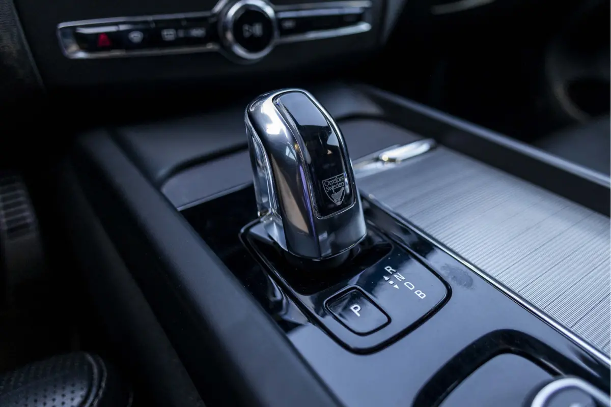 2.0 T8 Twin Engine AWD R-Design |SOH 87% | Wrap Mat Grijs |