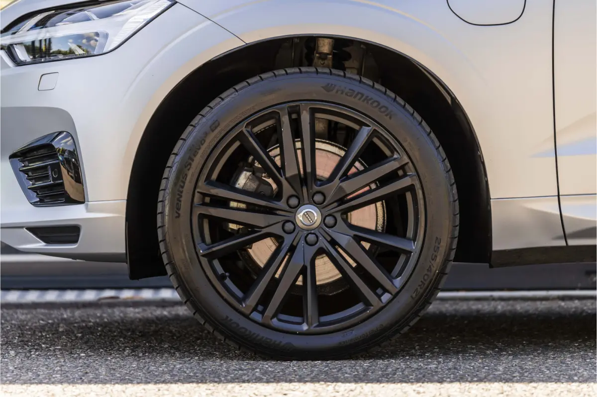 2.0 T8 Twin Engine AWD R-Design |SOH 87% | Wrap Mat Grijs |