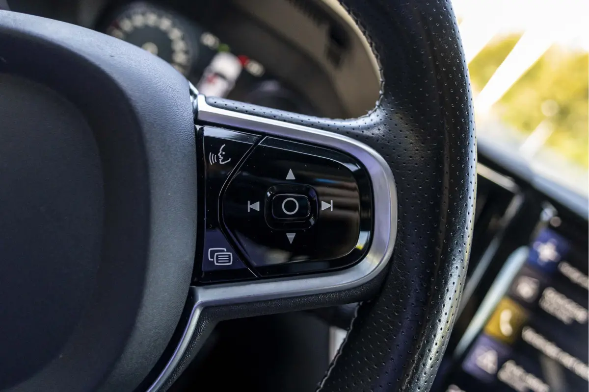 2.0 T8 Twin Engine AWD R-Design |SOH 87% | Wrap Mat Grijs |
