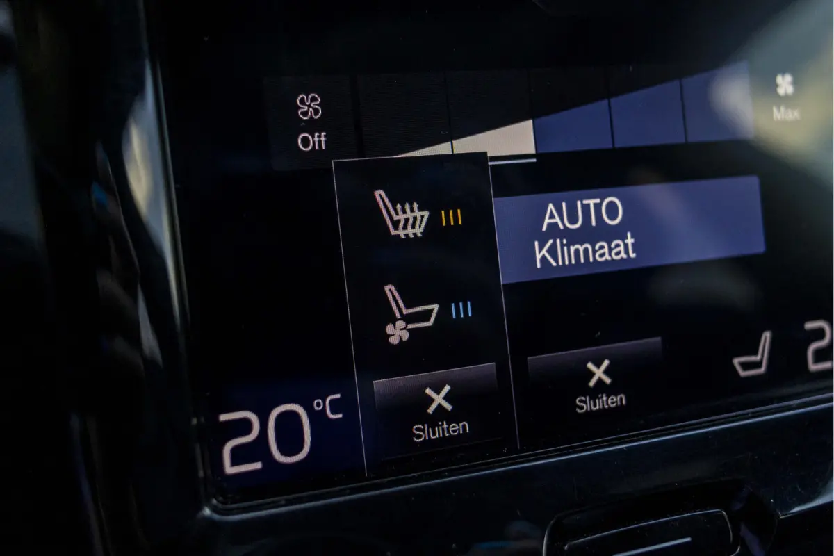 2.0 T8 Twin Engine AWD R-Design |SOH 87% | Wrap Mat Grijs |