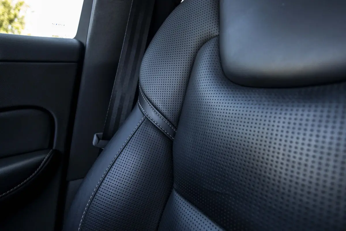 2.0 T8 Twin Engine AWD R-Design |SOH 87% | Wrap Mat Grijs |