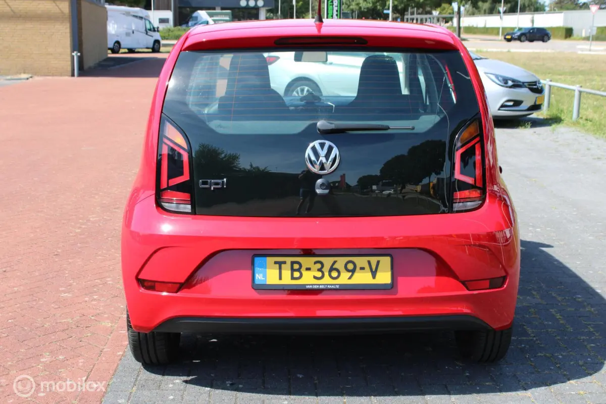 Up! 1.0 BMT move up!, Airco, Deelbare achterbank, Dab Audio, App connect via Telefoon,