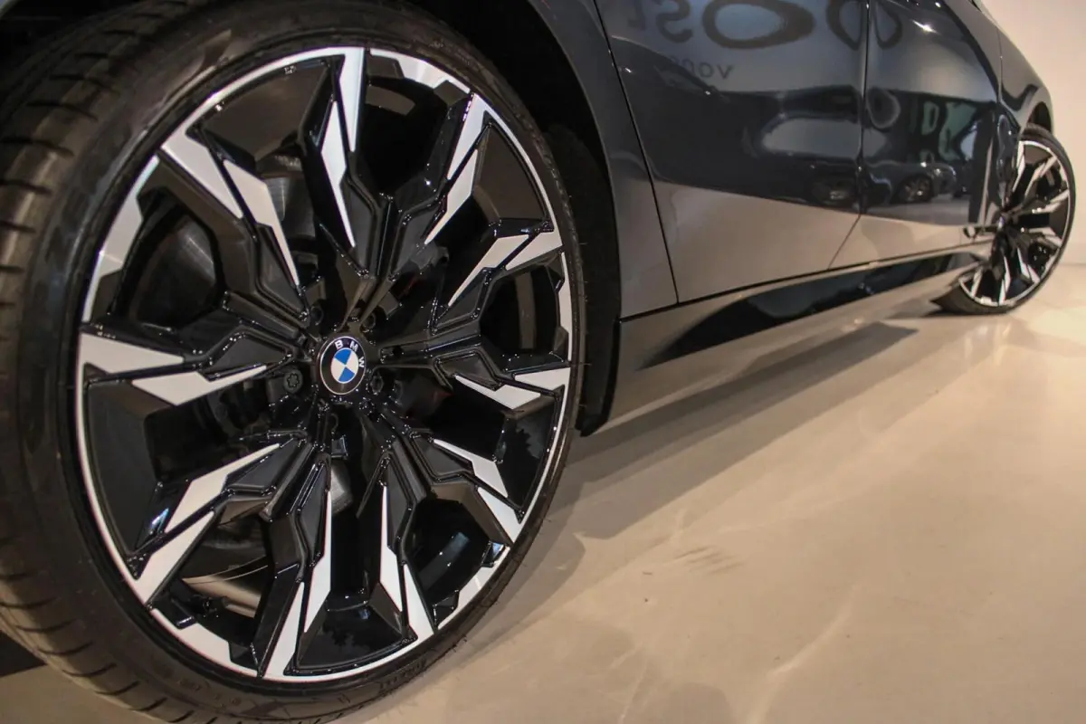 550e xDrive B&W | PANO | 4w-besturing