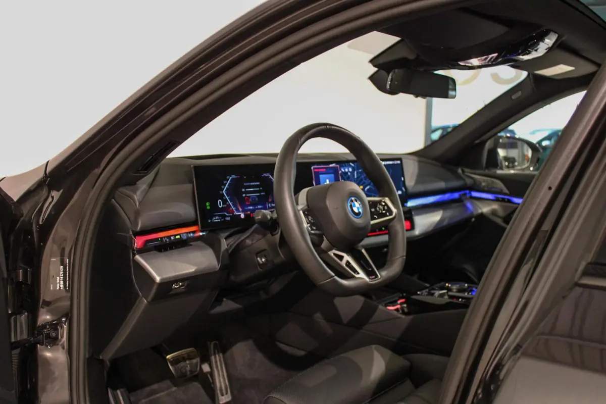 550e xDrive B&W | PANO | 4w-besturing