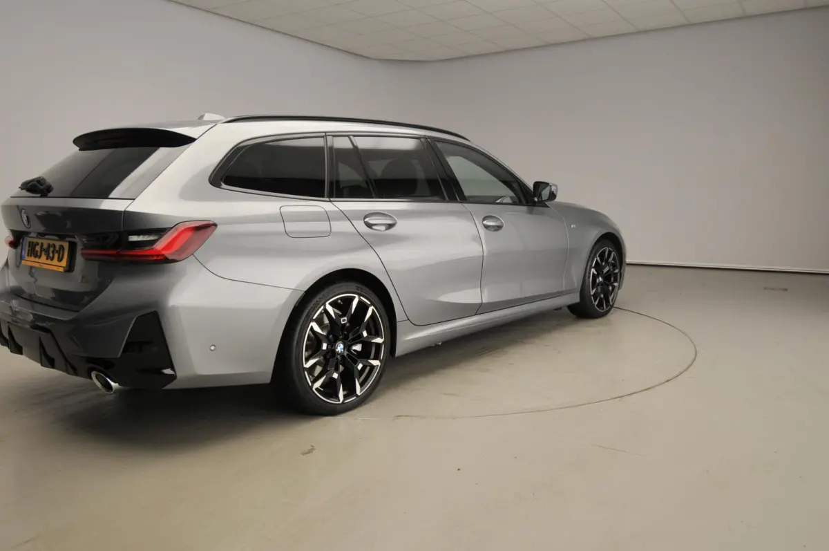 330e | M-Sportpakket | LED | Navigatie | Active cruise | Trekhaak | Sportstoelen | DAB | Hifi speakers | Alu 19 inch