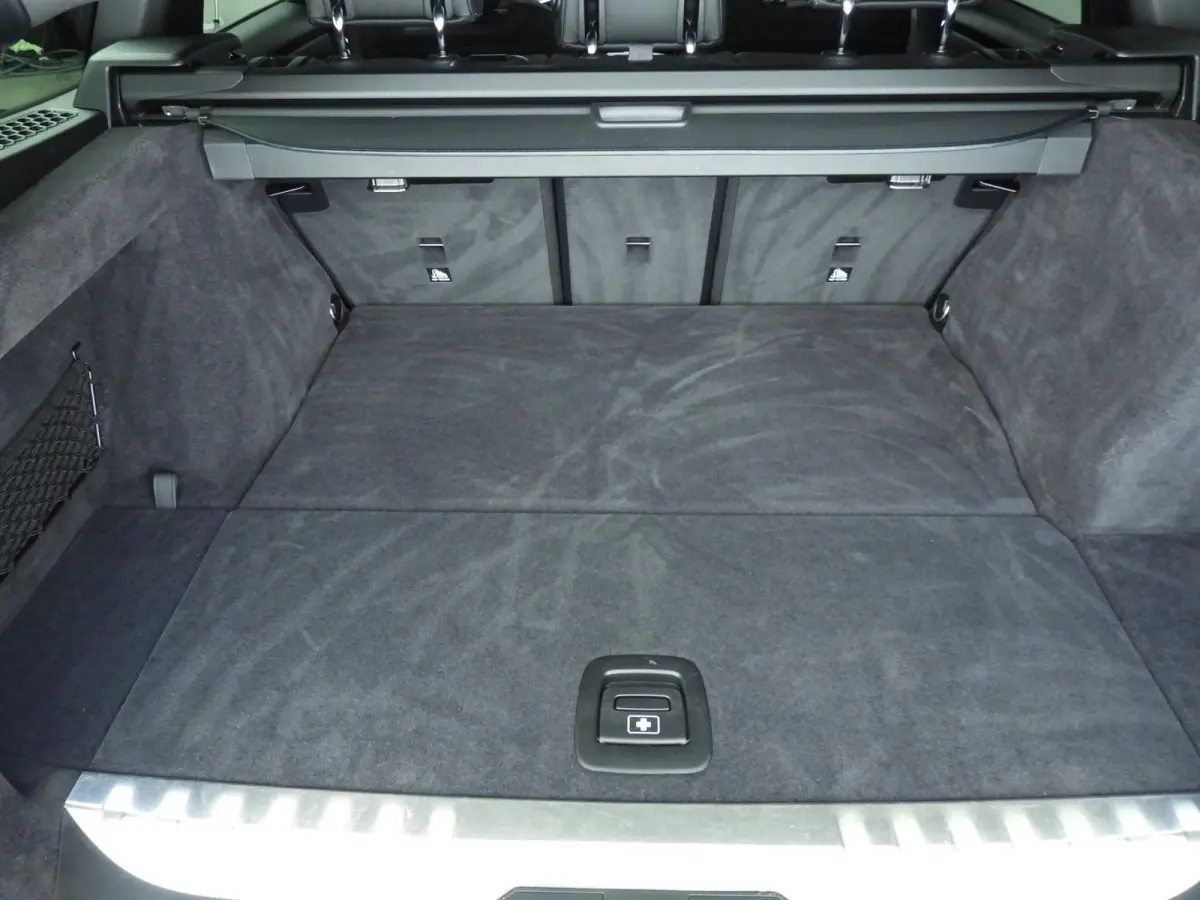 330e | M-Sportpakket | LED | Navigatie | Active cruise | Trekhaak | Sportstoelen | DAB | Hifi speakers | Alu 19 inch