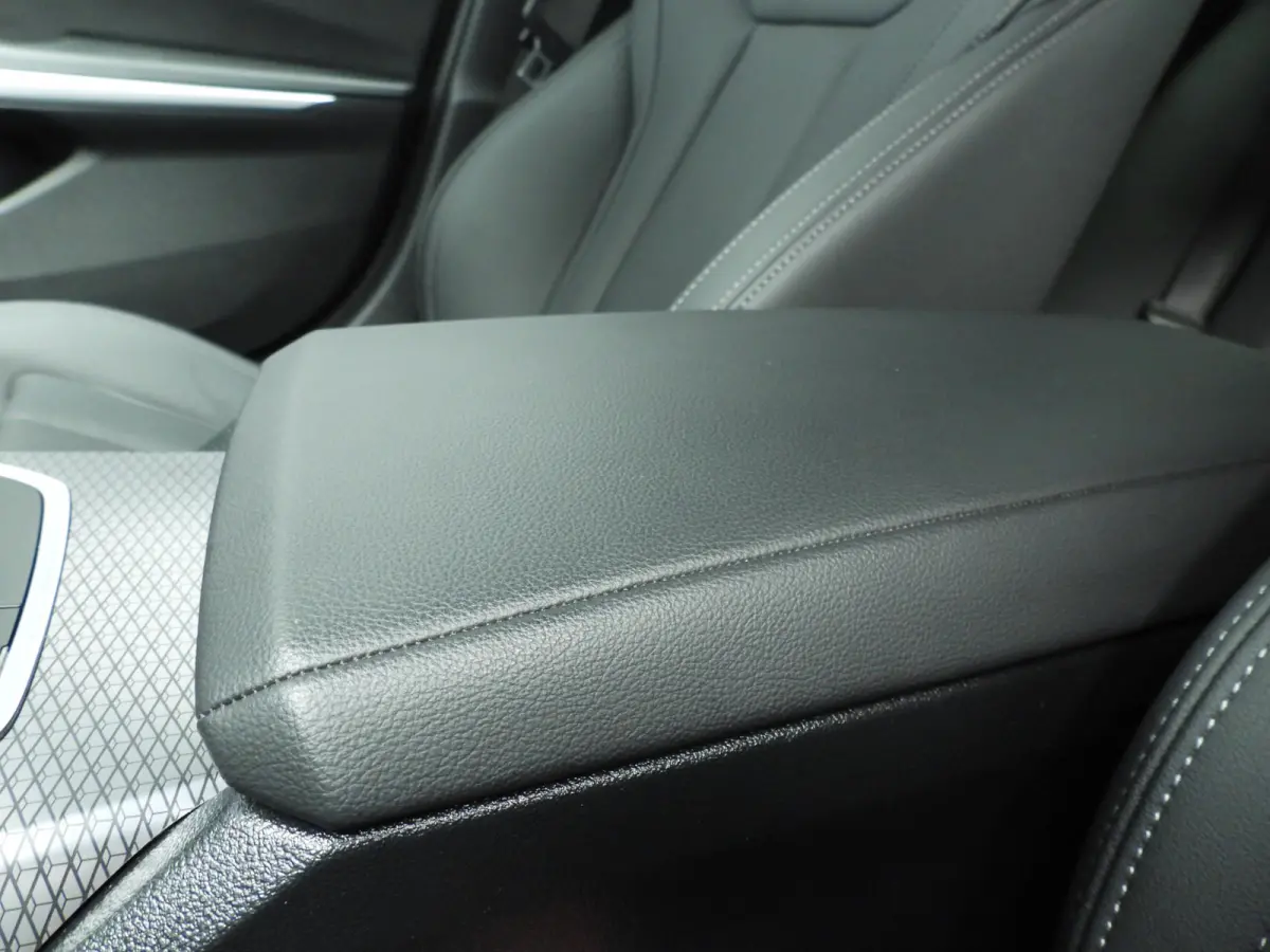 330e | M-Sportpakket | LED | Navigatie | Active cruise | Trekhaak | Sportstoelen | DAB | Hifi speakers | Alu 19 inch
