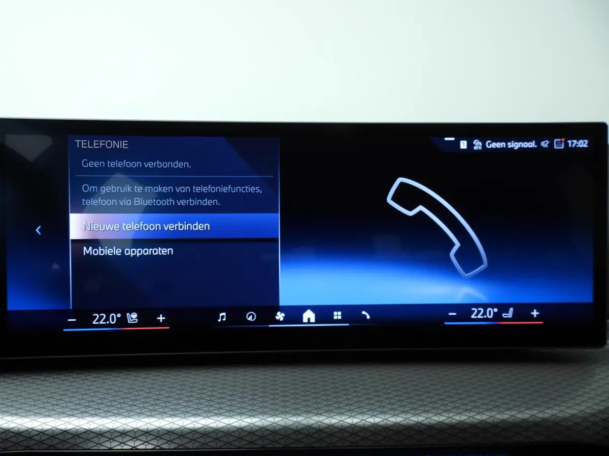 330e | M-Sportpakket | LED | Navigatie | Active cruise | Trekhaak | Sportstoelen | DAB | Hifi speakers | Alu 19 inch