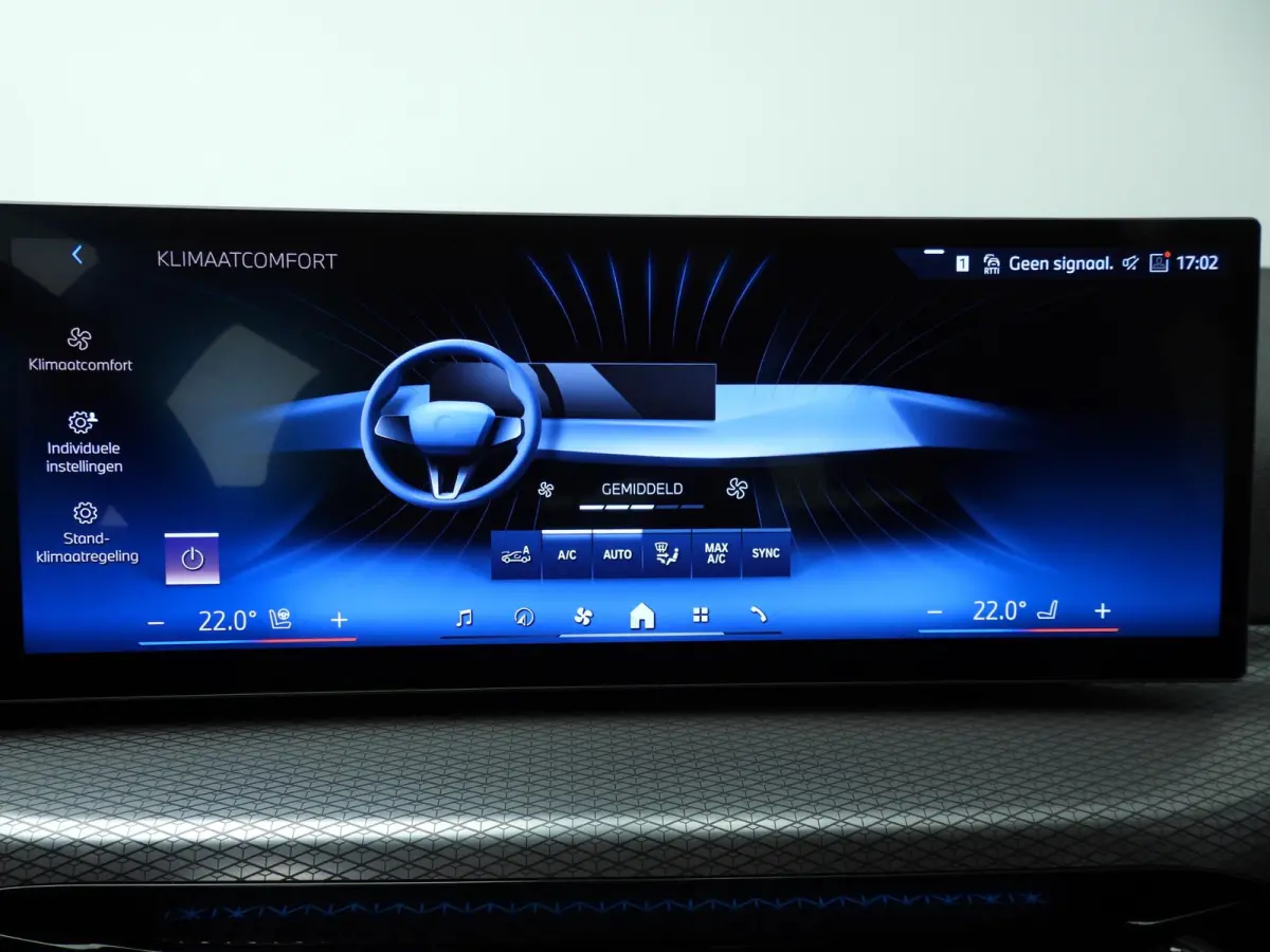 330e | M-Sportpakket | LED | Navigatie | Active cruise | Trekhaak | Sportstoelen | DAB | Hifi speakers | Alu 19 inch