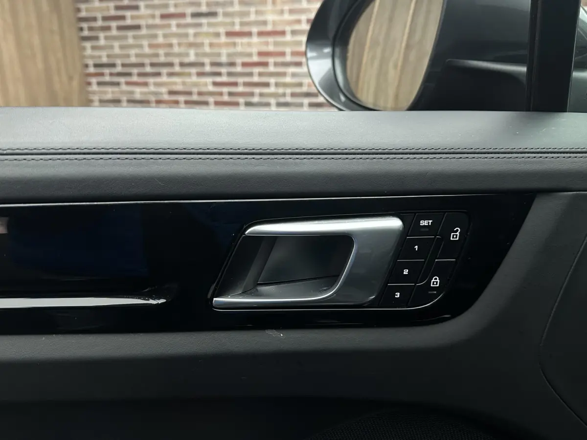 3.0 E-Hybrid | Dak| Bose| Luchtvering|