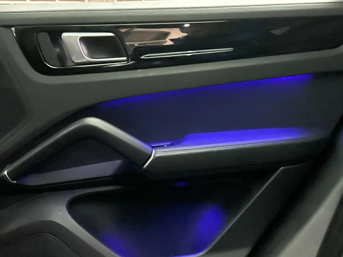 3.0 E-Hybrid | Dak| Bose| Luchtvering|