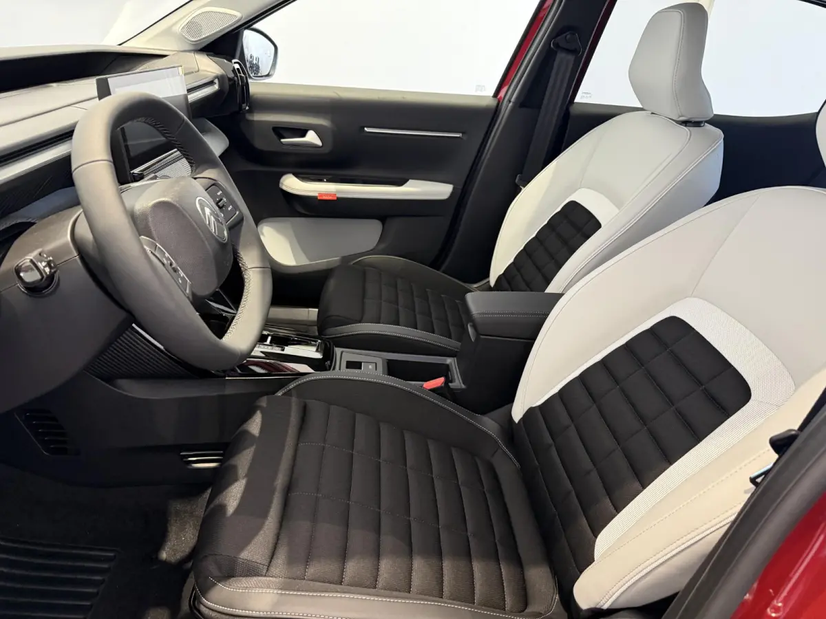1.2 Hybrid 145pk Max | APPLE CARPLAY & ANDROID AUTO | KEYLESS | CAMERA | NAVI | DIRECT LEVERBAAR