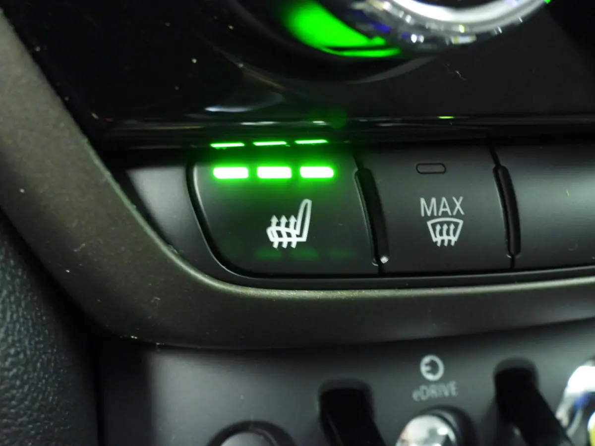 1.5 Cooper ALL4 | LED | Navigatie | Stoelverwarming | Clima | PDC | DAB | SOH 91% | Alu 17 inch