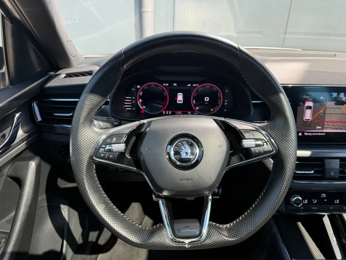 1.0 TSI Monte Carlo * Panoramadak * Parkeercamera * Navigatiesysteem * Keyless entry*