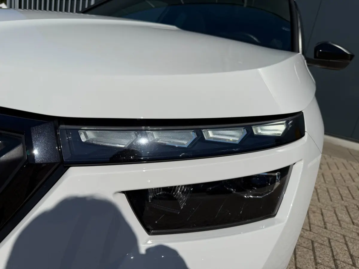1.0 TSI Monte Carlo * Panoramadak * Parkeercamera * Navigatiesysteem * Keyless entry*