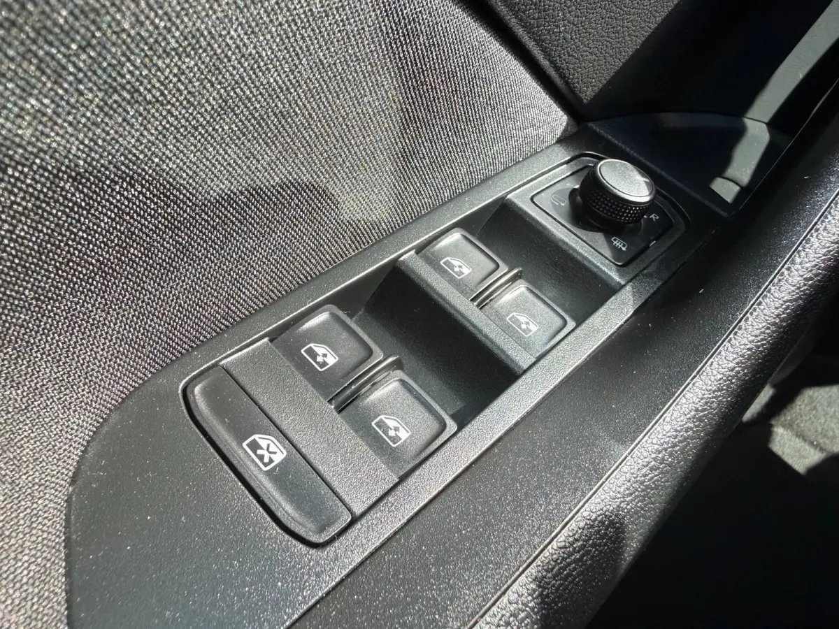 1.0 TSI Monte Carlo * Panoramadak * Parkeercamera * Navigatiesysteem * Keyless entry*