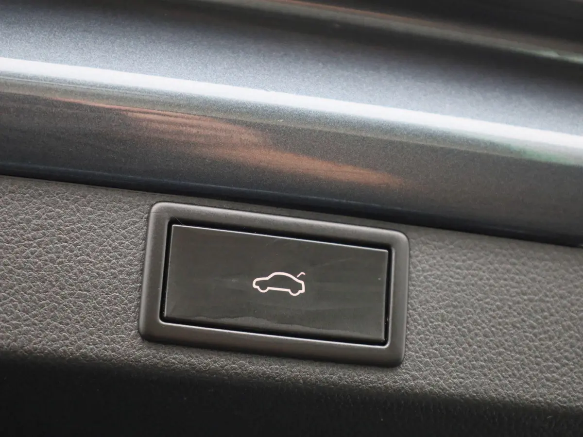 1.0 TSI Business Edition | Apple Carplay / Android Auto | Airco | Cruise Control | Parkeersensoren |