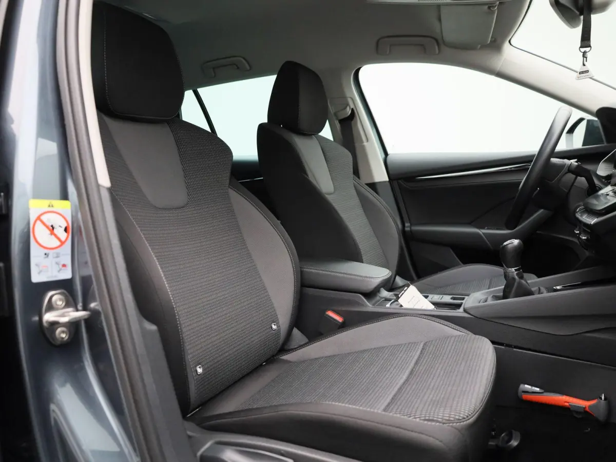 1.0 TSI Business Edition | Apple Carplay / Android Auto | Airco | Cruise Control | Parkeersensoren |