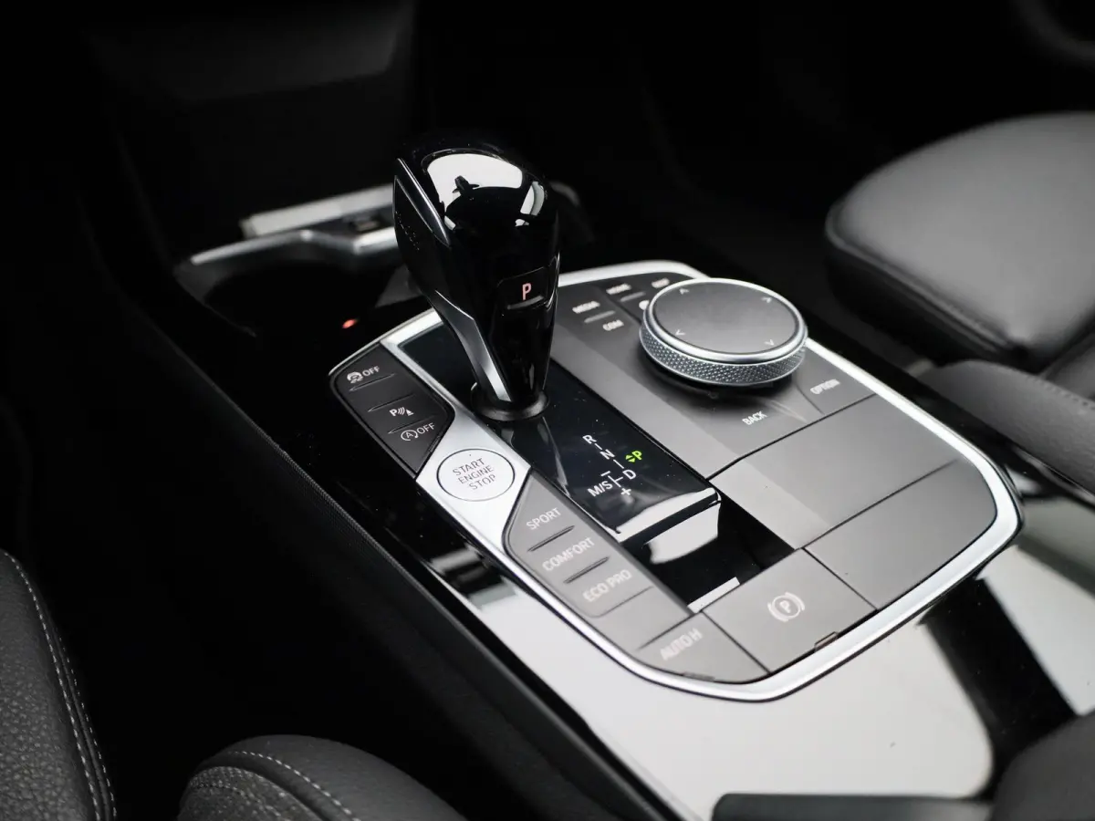 118i Introduction Edition | Aut. | LED | Navi | BMW Live Dashboard | Cruise Control |