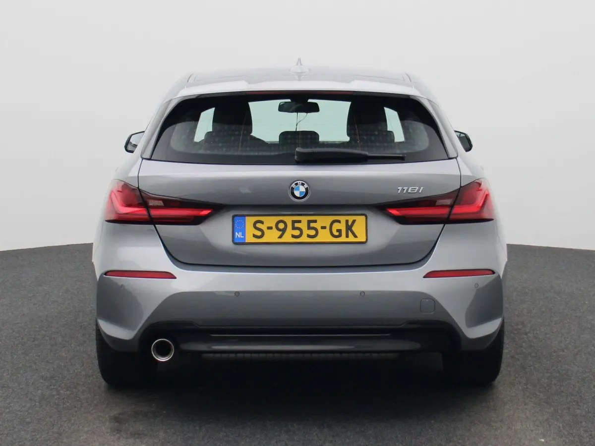 118i Introduction Edition | Aut. | LED | Navi | BMW Live Dashboard | Cruise Control |