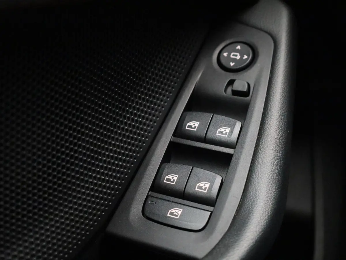118i Introduction Edition | Aut. | LED | Navi | BMW Live Dashboard | Cruise Control |