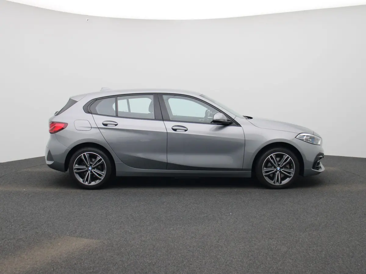 118i Introduction Edition | Aut. | LED | Navi | BMW Live Dashboard | Cruise Control |