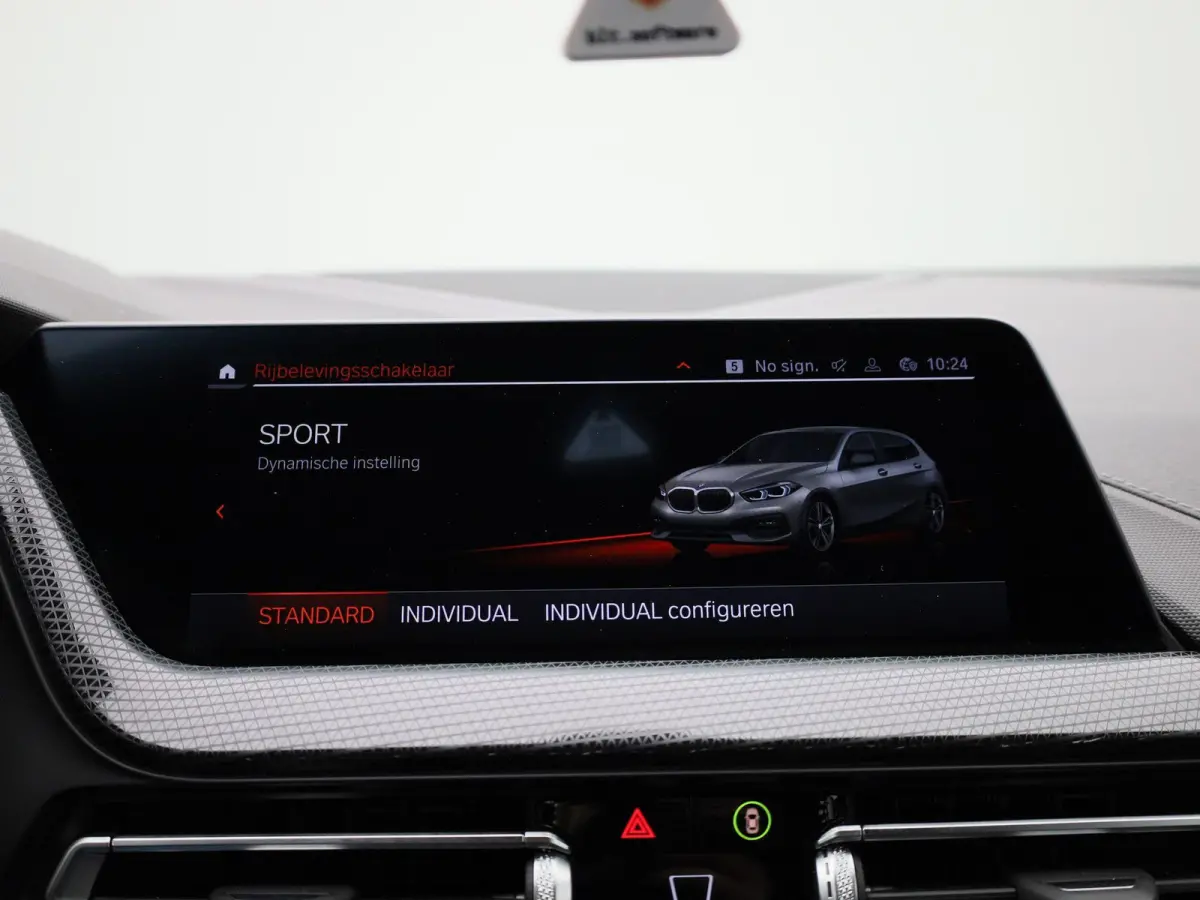 118i Introduction Edition | Aut. | LED | Navi | BMW Live Dashboard | Cruise Control |