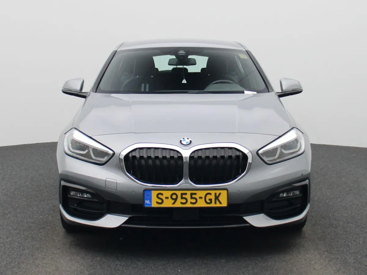 118i Introduction Edition | Aut. | LED | Navi | BMW Live Dashboard | Cruise Control |