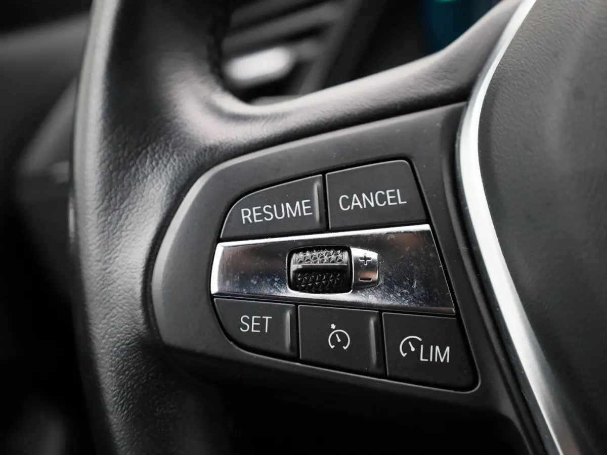 118i Introduction Edition | Aut. | LED | Navi | BMW Live Dashboard | Cruise Control |