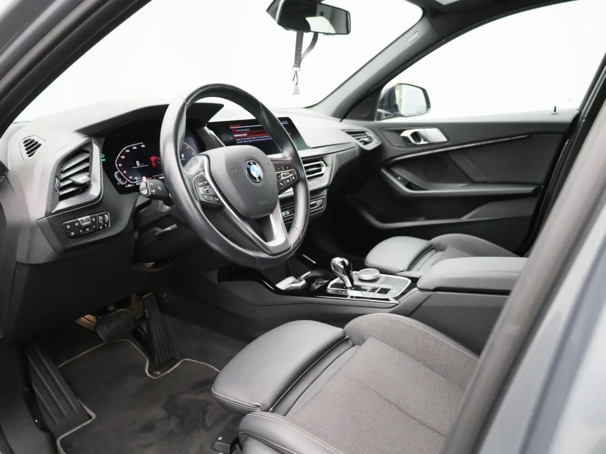118i Introduction Edition | Aut. | LED | Navi | BMW Live Dashboard | Cruise Control |