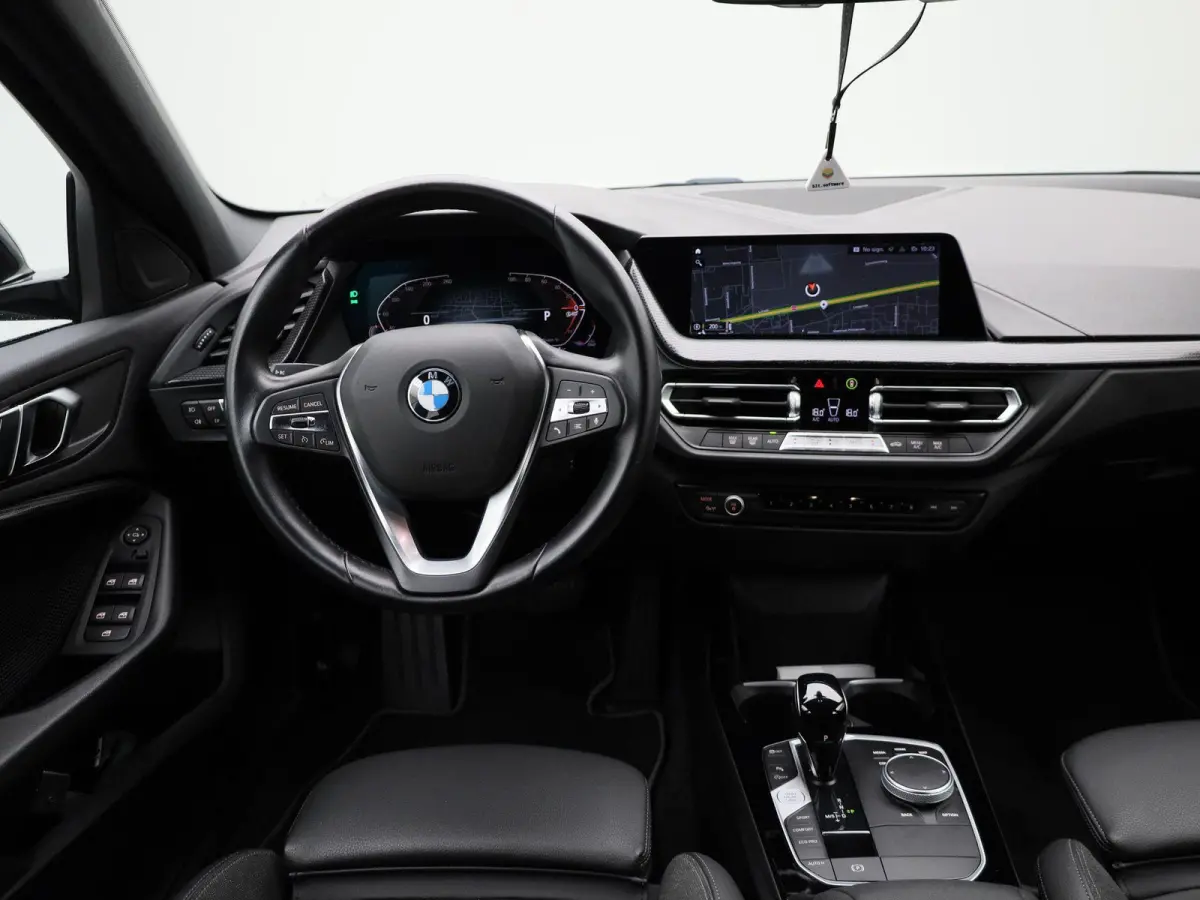118i Introduction Edition | Aut. | LED | Navi | BMW Live Dashboard | Cruise Control |