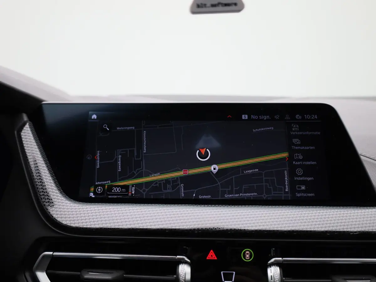 118i Introduction Edition | Aut. | LED | Navi | BMW Live Dashboard | Cruise Control |