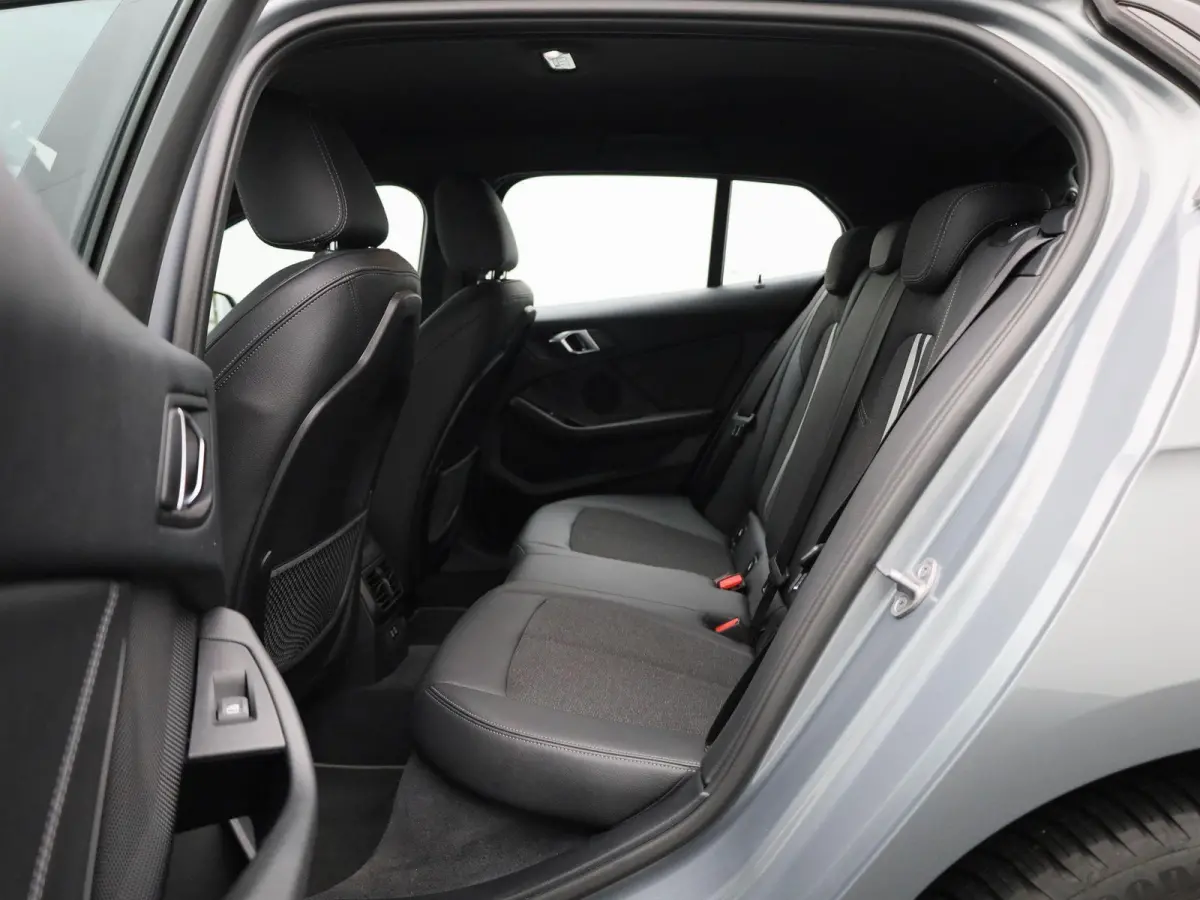 118i Introduction Edition | Aut. | LED | Navi | BMW Live Dashboard | Cruise Control |
