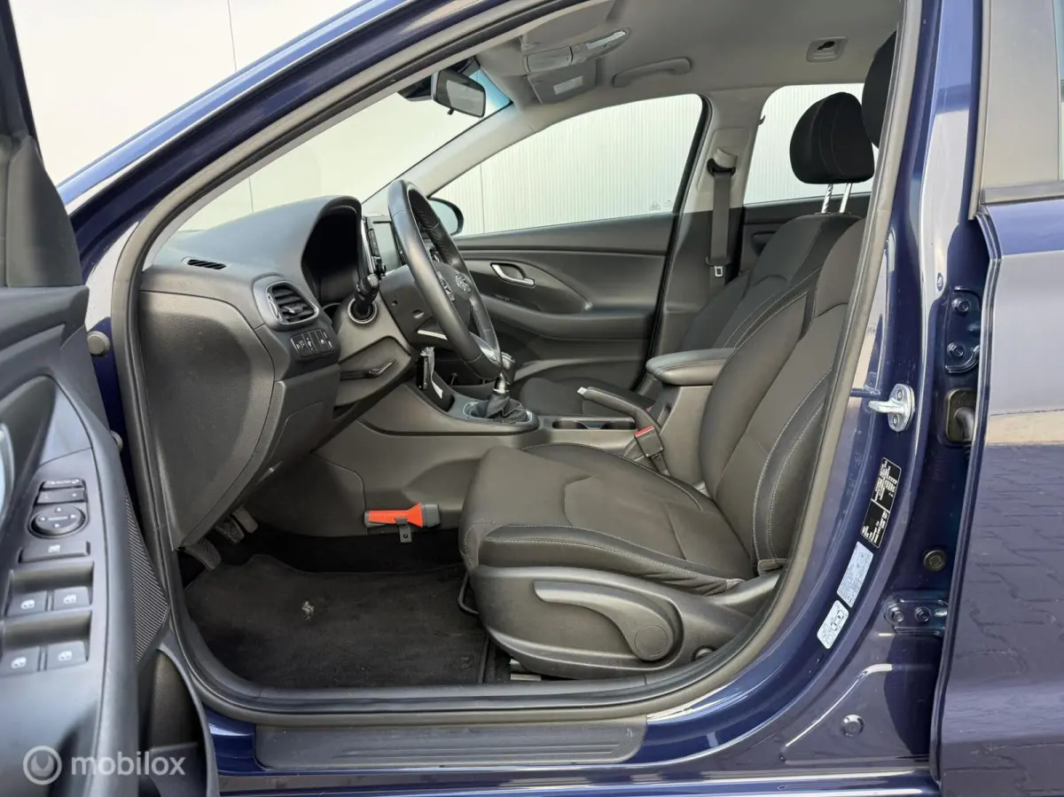 1.0 T-GDI i-Motion, Camera, dealer, cruise