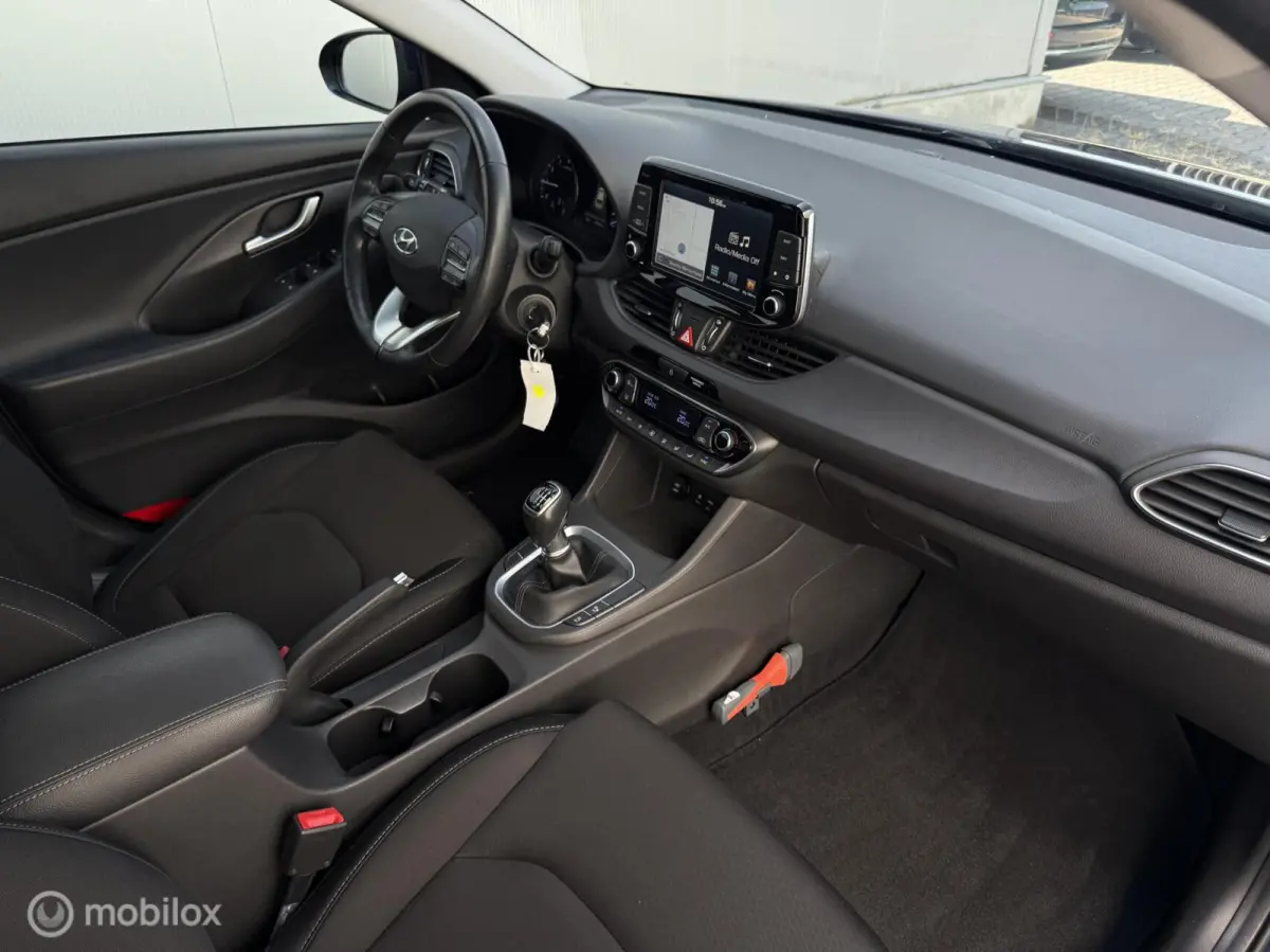 1.0 T-GDI i-Motion, Camera, dealer, cruise
