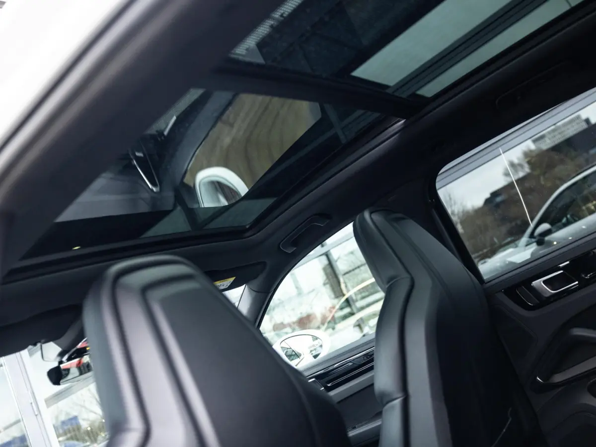 3.0 E-Hybrid Platinum Edition | SPORTDESIGN | SPORTCHRONO | SPORTUITLAATSYSTEEM | PANORAMA/SCHUIF-KANTELDAK | PASM LUCHTVERING | 21 INCH | 18-WEG STOELEN | ACHTERUITRIJCAMERA | ADAPTIVE CRUI