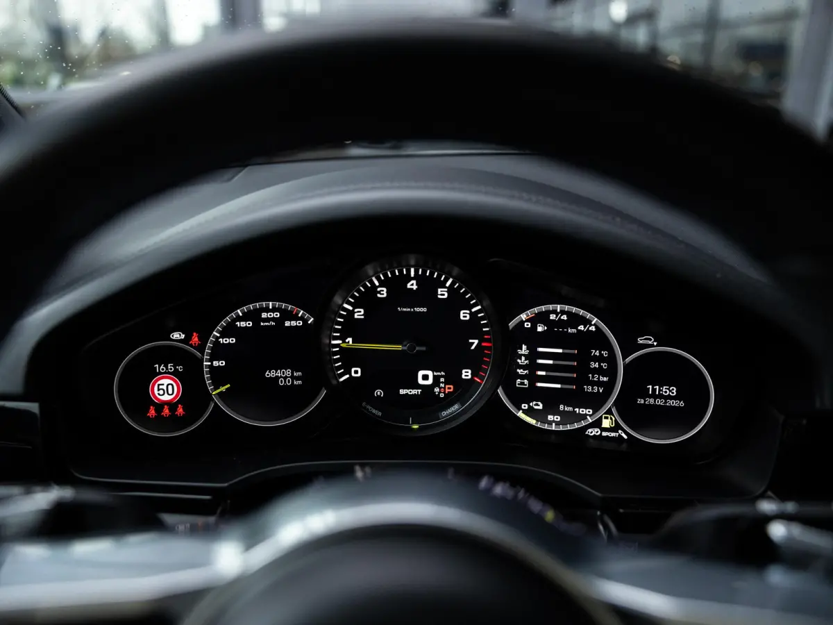 3.0 E-Hybrid Platinum Edition | SPORTDESIGN | SPORTCHRONO | SPORTUITLAATSYSTEEM | PANORAMA/SCHUIF-KANTELDAK | PASM LUCHTVERING | 21 INCH | 18-WEG STOELEN | ACHTERUITRIJCAMERA | ADAPTIVE CRUI
