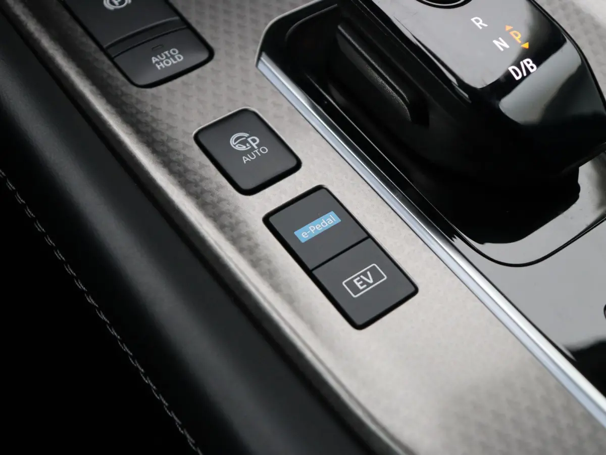 1.5 e-Power N-Connecta | Stoel, Stuur en Voorruitverwarming | Head-Up Display | Elektrische Achterklep | Rondom Camera |
