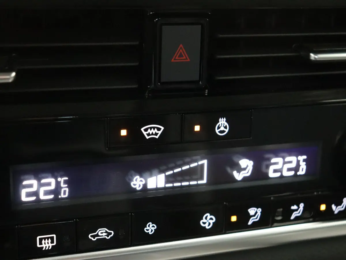 1.5 e-Power N-Connecta | Stoel, Stuur en Voorruitverwarming | Head-Up Display | Elektrische Achterklep | Rondom Camera |