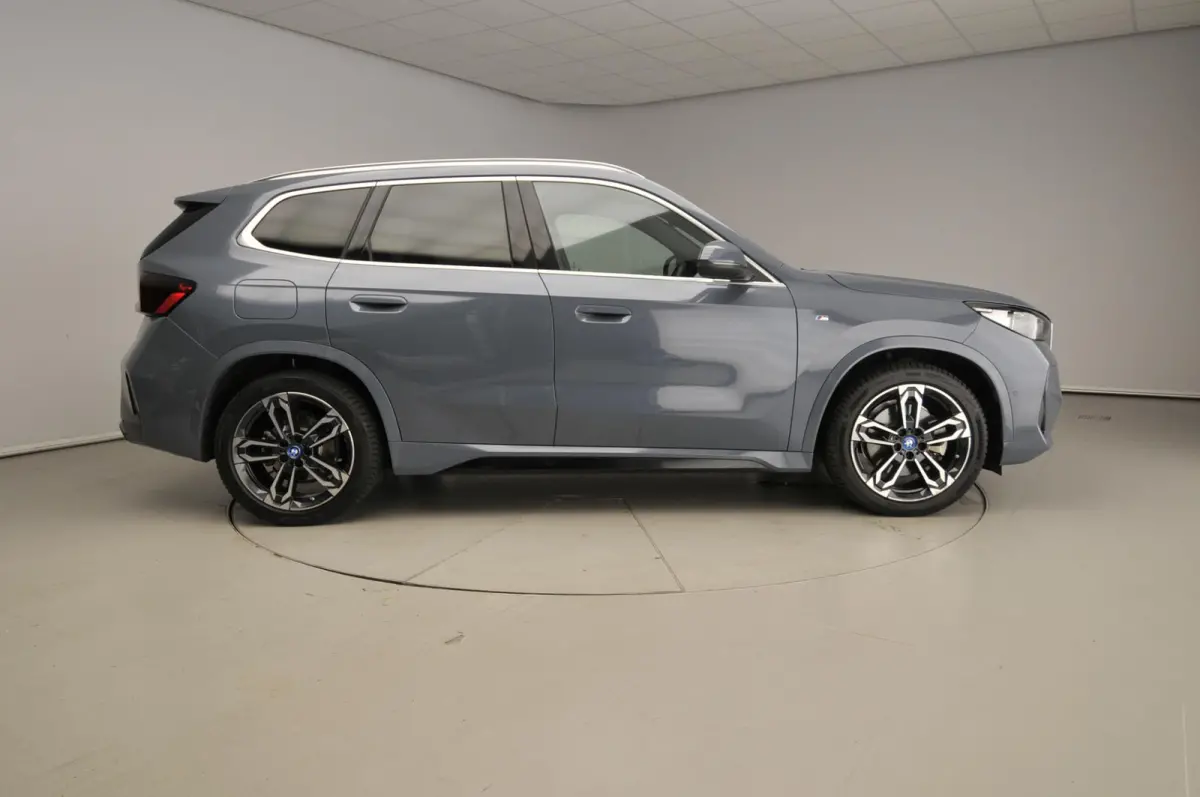 xDrive30 | M-Sportpakket | LED | Navigatie | Active cruise | Stoelverwarming | Keyles go | DAB | Alu 19 inch